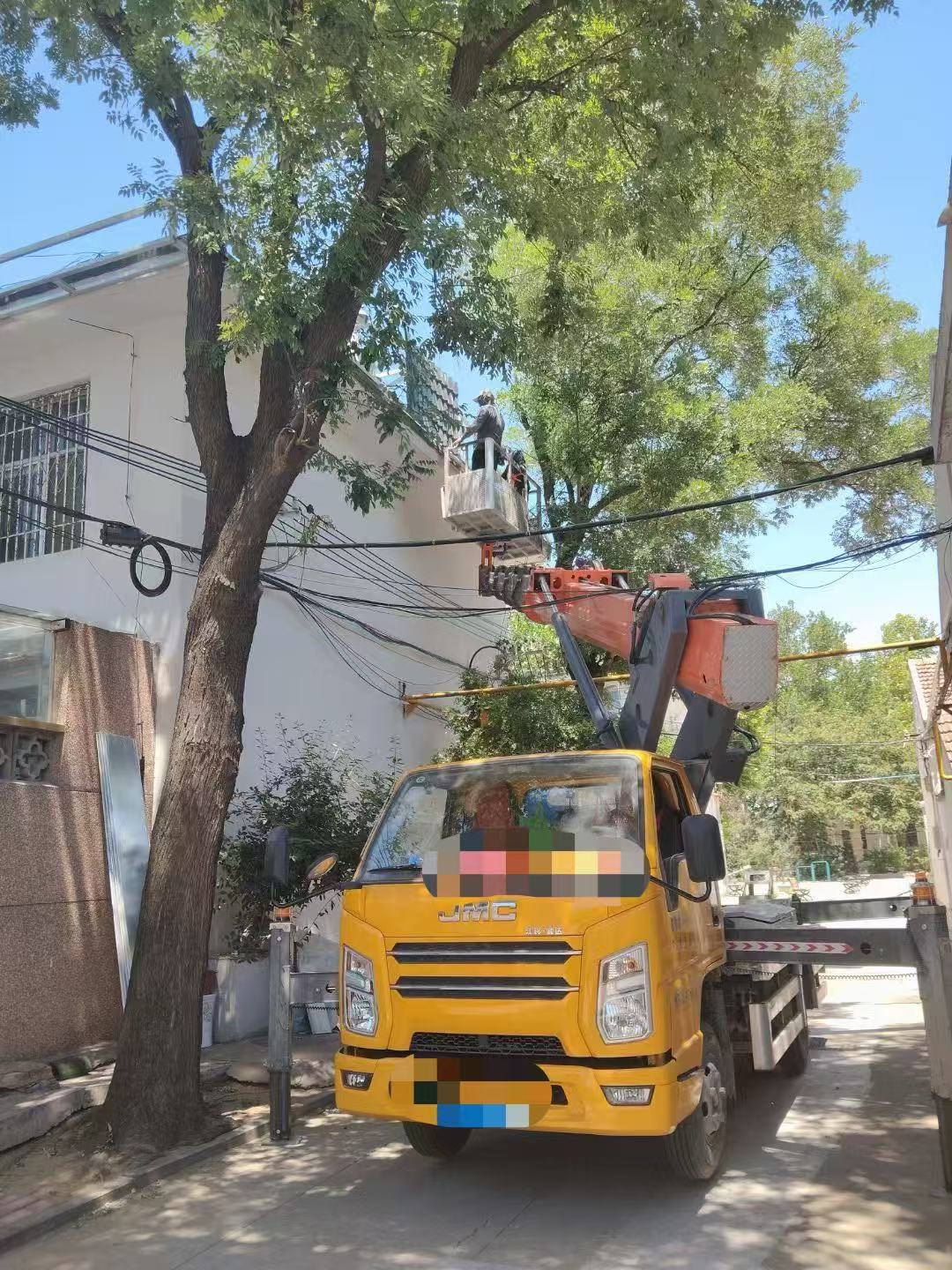 荔浦市高空作业车能吊装重物吗？最大承载多少公斤？